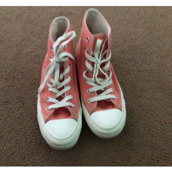 Converse high top with flower embroidery Return to festival on - Picture 4 of 7